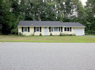12 Nutmeg Dr, Clinton, CT 06413