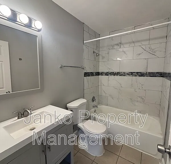 21907 Jeffrey Ave #3B — Photo 6