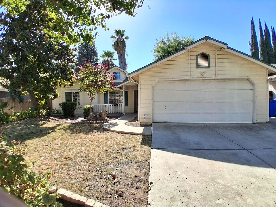 6111 N Tracy Ave