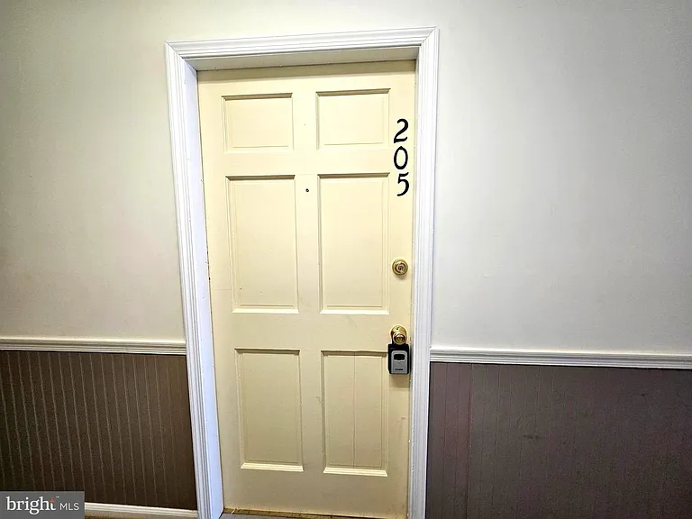 125 E Williams St #205 — Photo 5