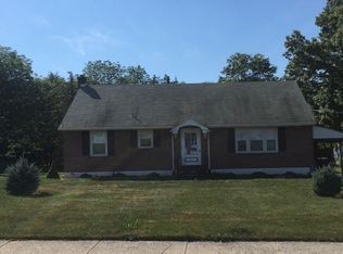 921 Grosstown Rd, Pottstown, PA 19464