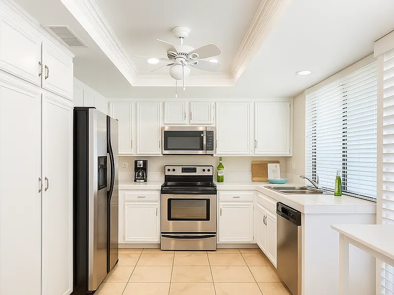 28 Palomas Dr — Photo 6