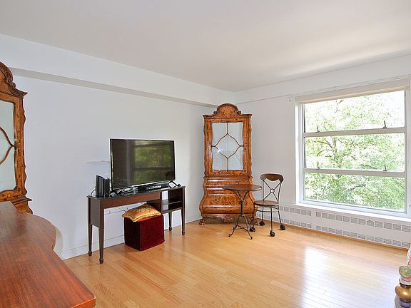 3rd image of 549 W 123rd St APT 4G
