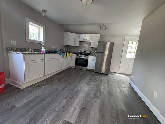 3rd image of 30 Daisy St