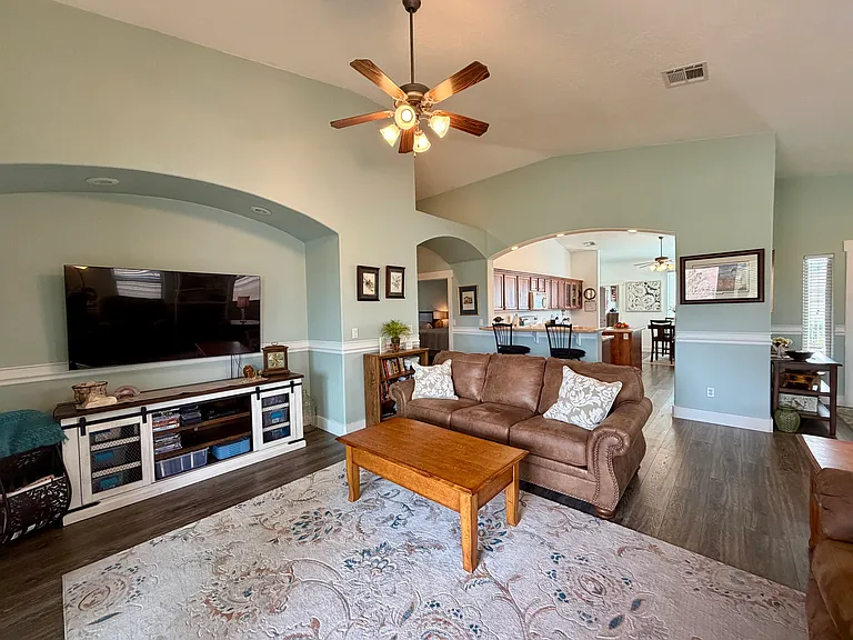 457 Highland View Ct — Photo 12