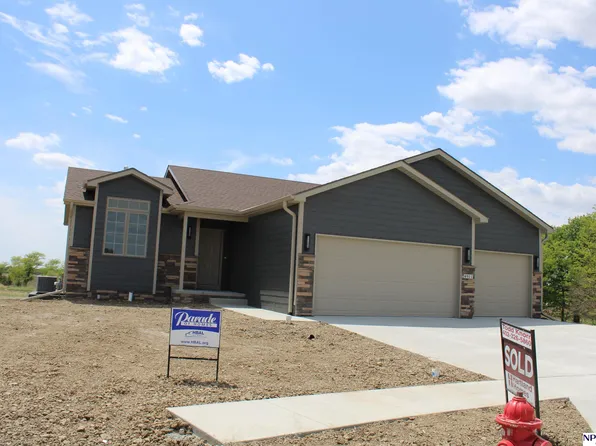4911 Alma Pl, Lincoln, NE 68514