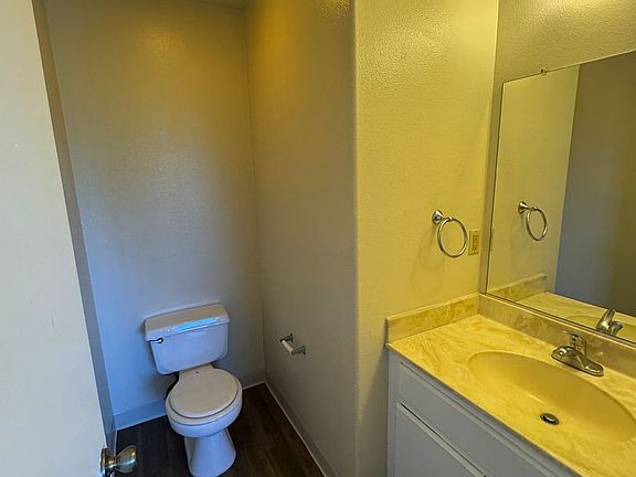3rd image of 4967 Auburn Dr APT 10