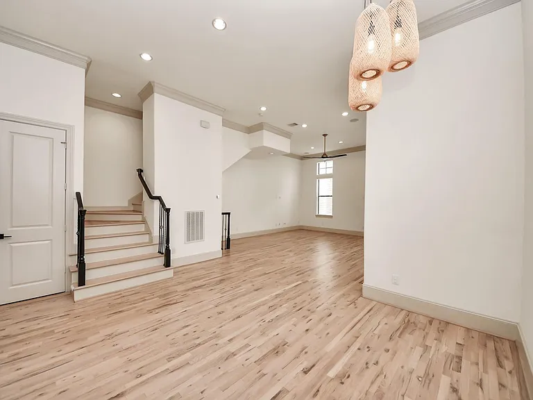 3229 Maxroy St — Photo 20
