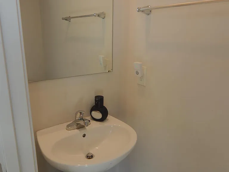 385 Saskatoon Dr — Photo 12