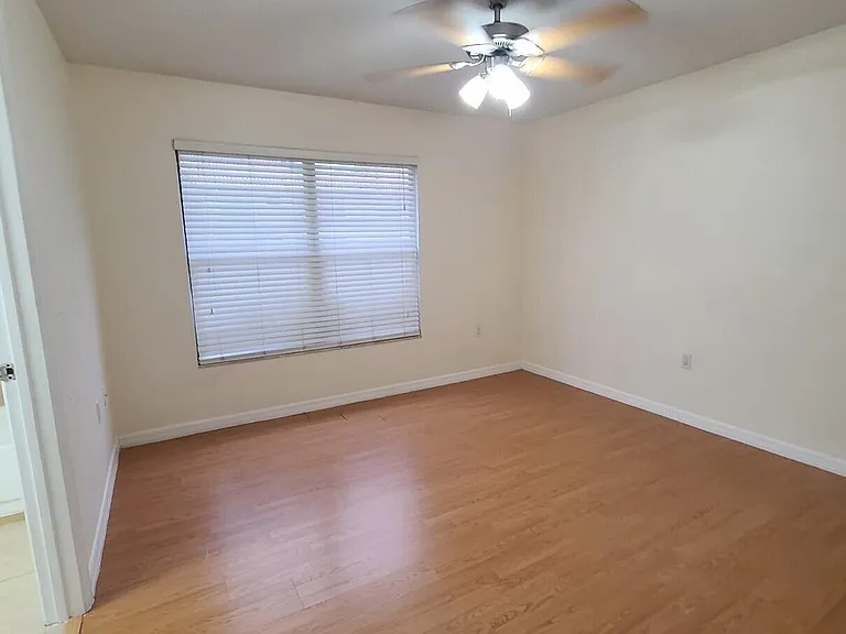 1547 Lake Crystal Dr #A — Photo 12