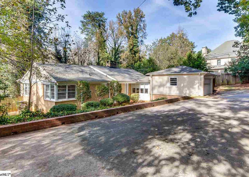 2nd image of 322 Chick Springs Rd