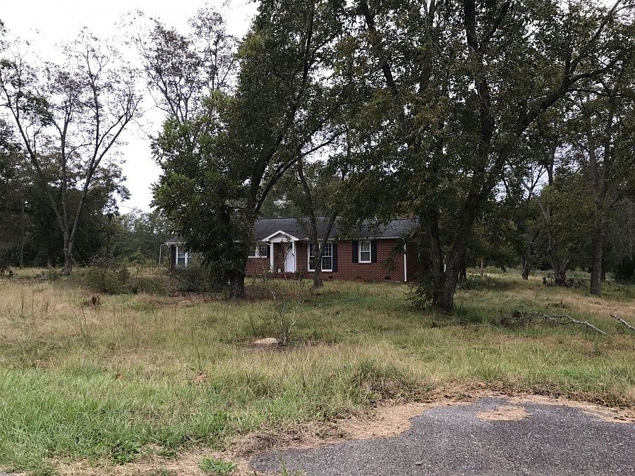 2nd image of 1316 Trail Rd