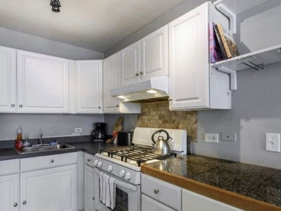 3rd image of 1648 W Ontario St #2