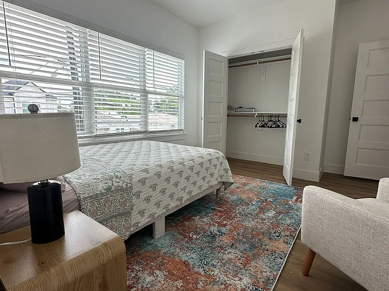 126 Amundsen St #A — Photo 24