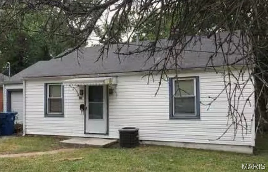 433 Jean Ave photo 1