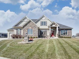2922 Grey Oaks Blvd, Fort Wayne, IN 46814