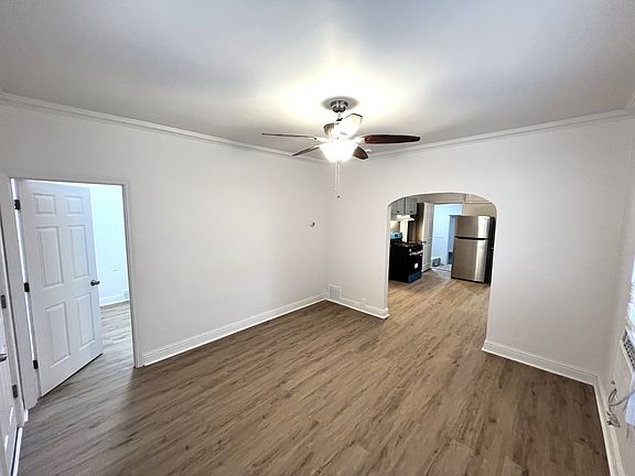 3rd image of 3323 Halsted St