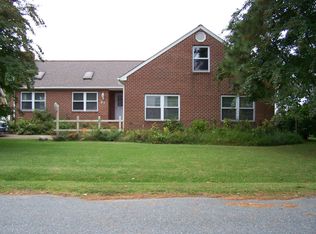 27 Wallace Rd, Hampton, VA 23664