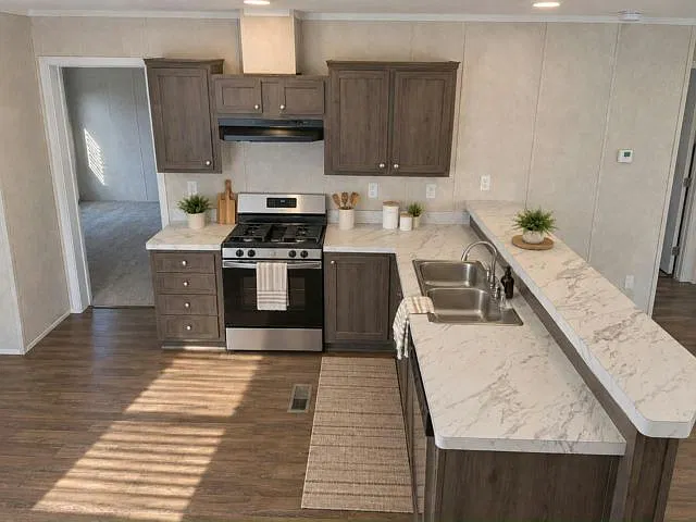 3 bed, 960 sqft, $2,050 — Photo 3