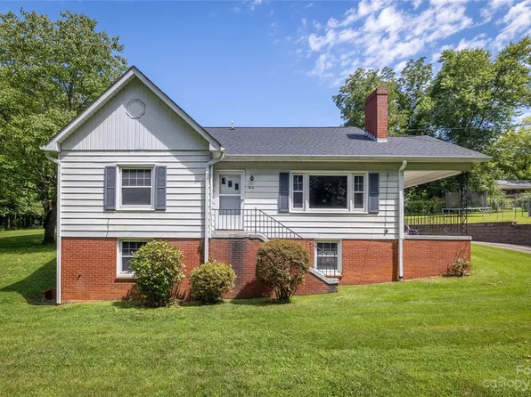 214 Morehead St, Morganton, NC 28655