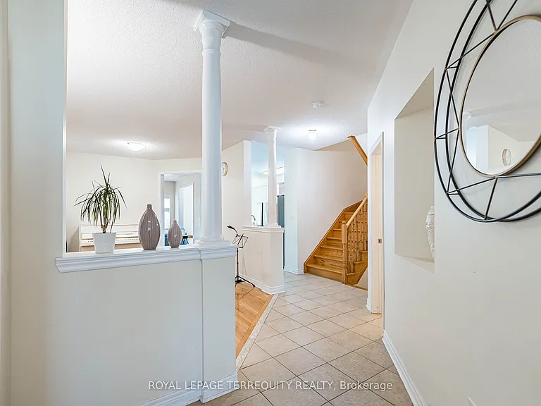3926 Candlelight Dr — Photo 7