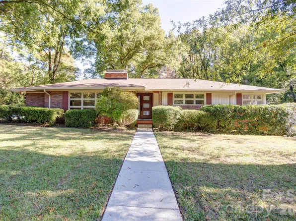 688 Grandview Dr NE, Concord, NC 28025
