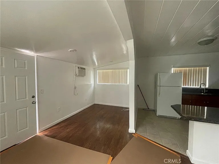 136 W Orange St — Photo 8