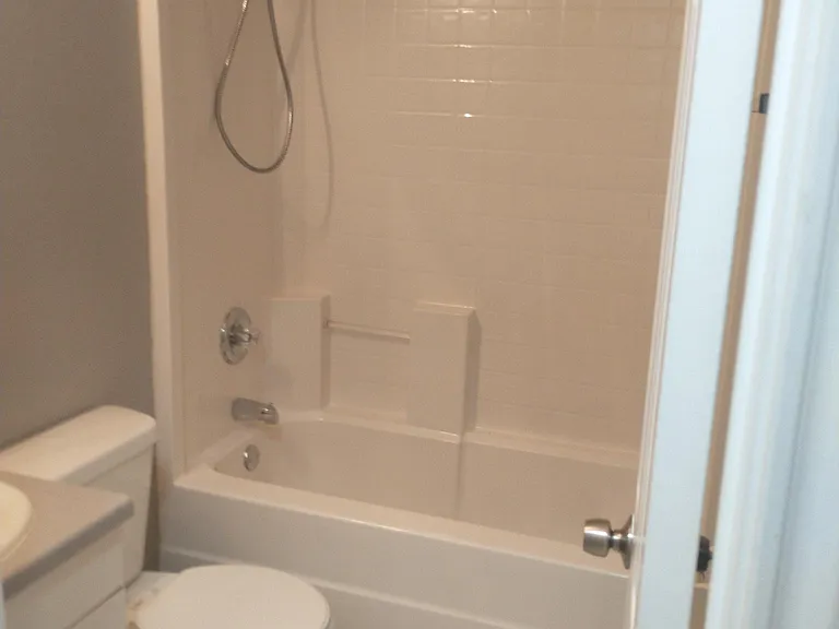 100-102 Honey Bee Dr — Photo 9