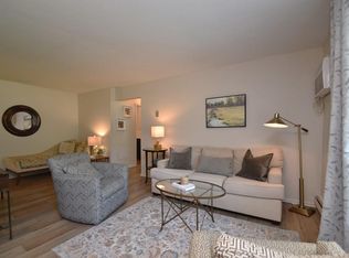 315 Solon Rd APT 104, Chagrin Falls, OH 44022