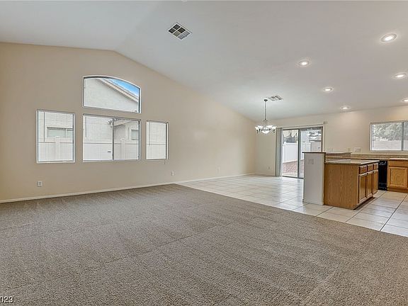 5th image of 5836 Autumn Damask St