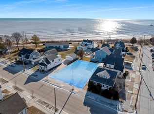 911 17th St, Two Rivers, WI 54241