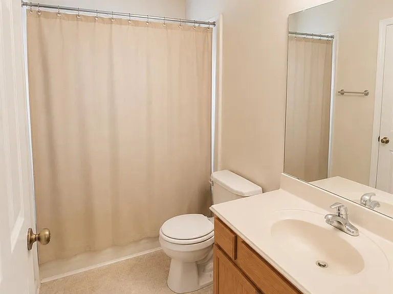 15154 Kingsbridge Way — Photo 8