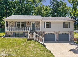 1516 Del Cerro Dr, Jefferson City, MO 65101