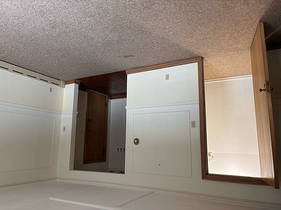 3rd image of 308 E Hardin St #D