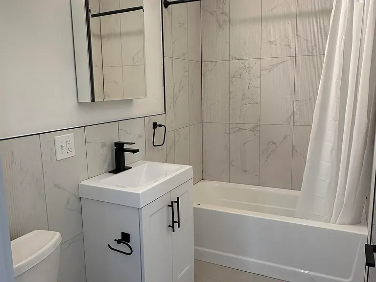215 Main St #202 — Photo 12