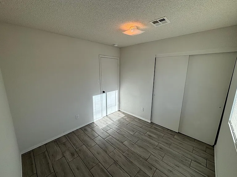 3612 S Isabel Dr — Photo 6