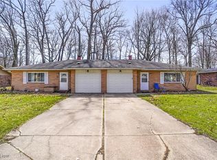 1524 & 1526 Robin Ln, Stow, OH 44224