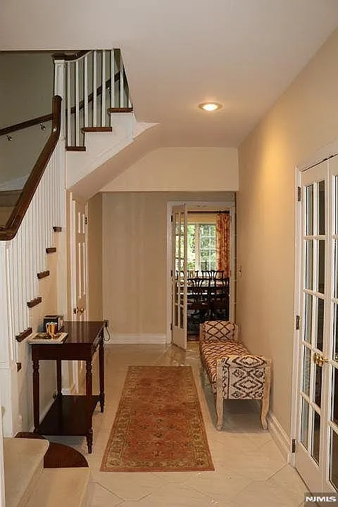 4 bed, 2.5 bath, 3012 sqft, $5,995 — Photo 4