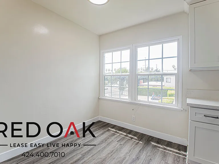 2609 W 48th St #2 — Photo 5