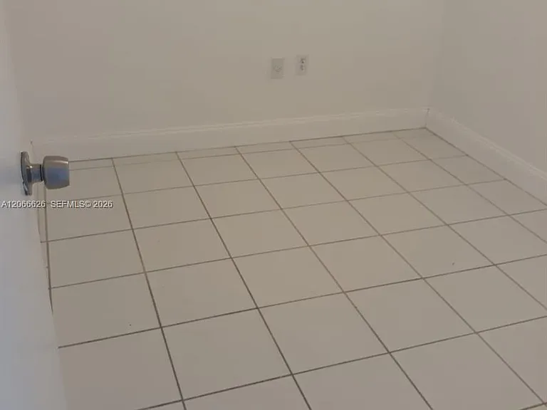 16751 NE 9th Ave #401 — Photo 4