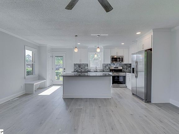 4th image of 102 Wheat Dr