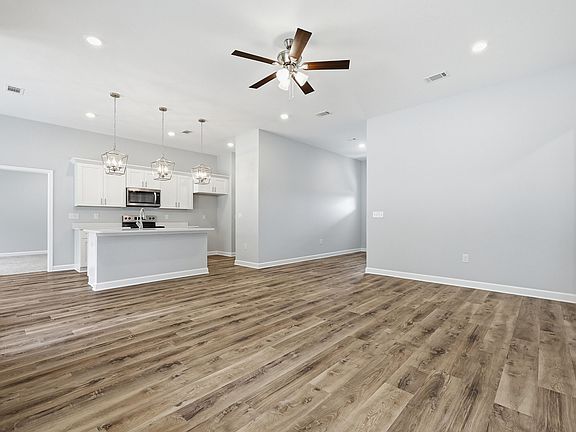 5th image of 6104 Mildreds Way