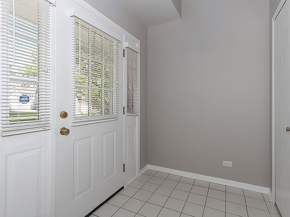 4th image of 1432 Hampshire Ct