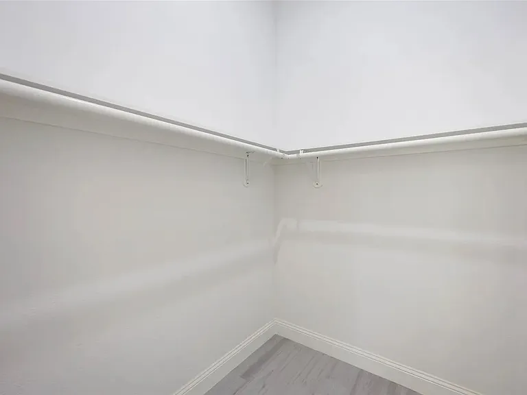 5862 Southington St — Photo 22