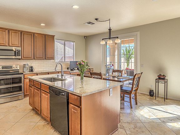 3rd image of 4273 E GLENEAGLE Drive