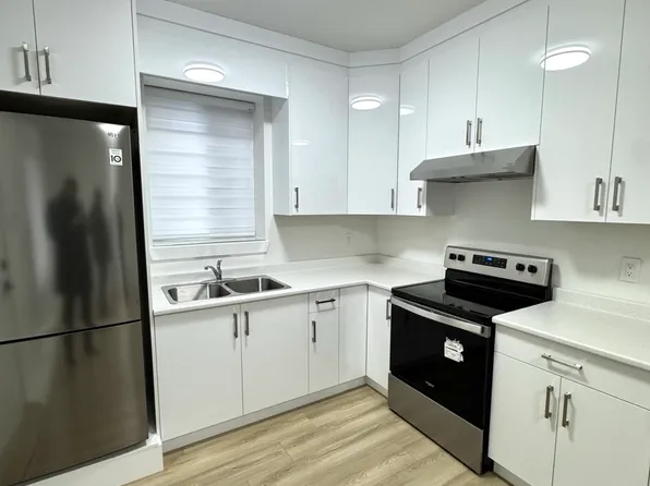 16762 16th Ave #2, Surrey, BC V3Z 9M4