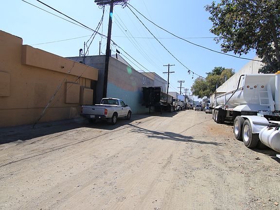 2nd image of 352 W. 38th Street