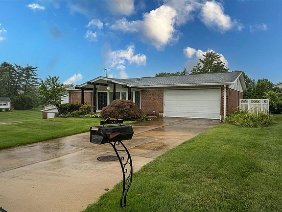 3rd image of 1315 Mirandy Dr