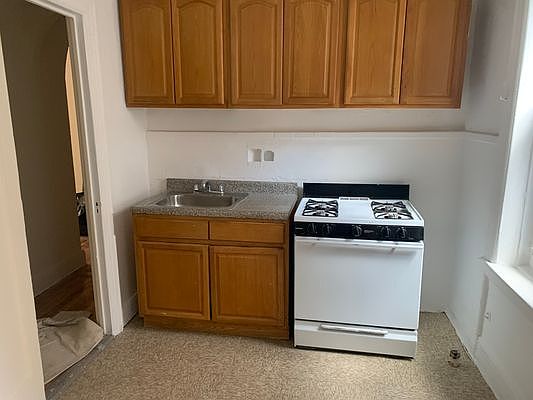 3rd image of 41-25 44th St APT C6