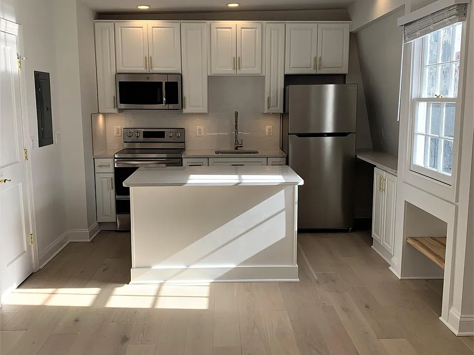 152 Main St #302